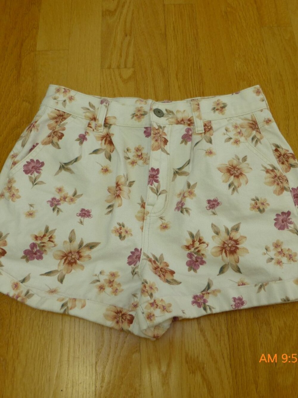 American Eagle Floral Print size 4 Multicolor Denim shorts high waist